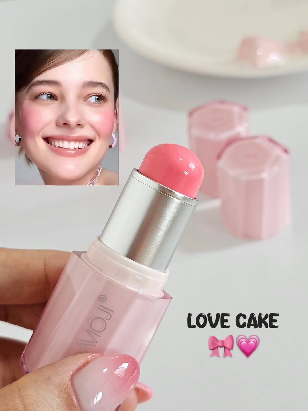 رژگونه استیکی کره‌ای طرح شیگلم هدی موجی