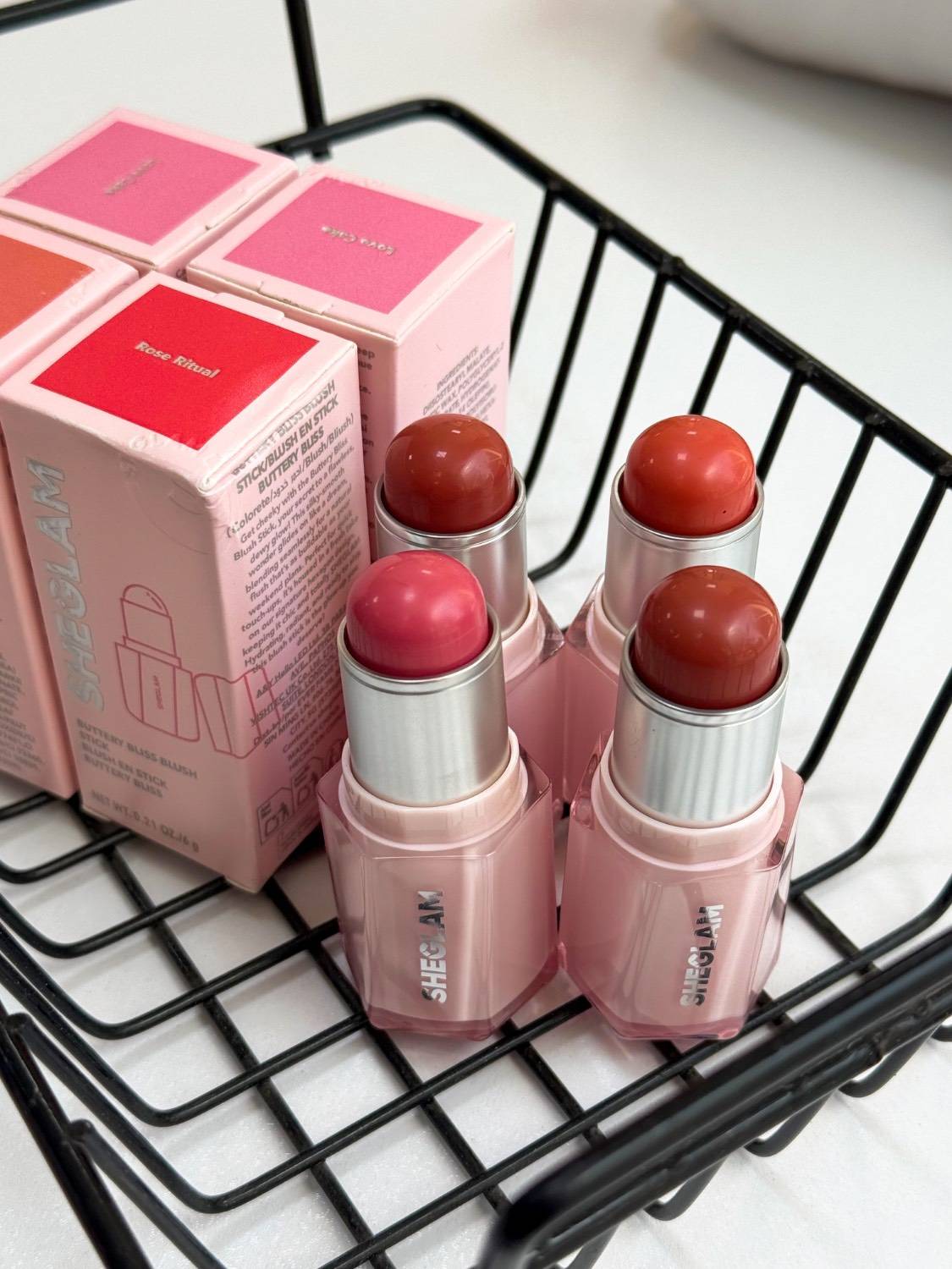 رژگونه کره‌ای طرح شیگلم (Shelglam)